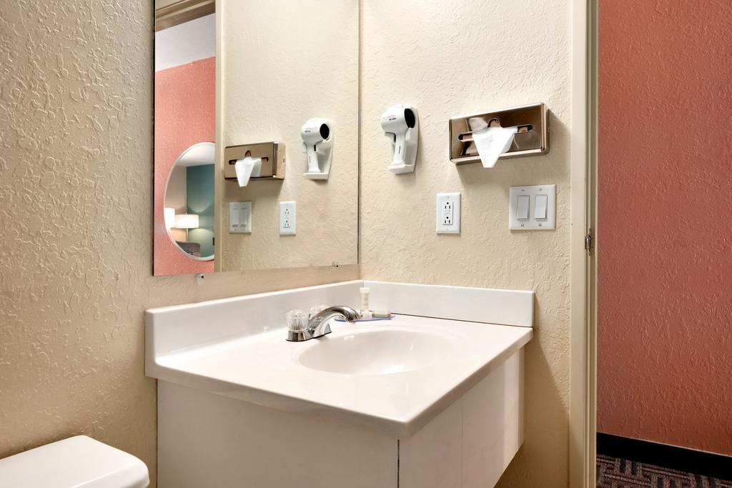 Rodeway Inn Effingham Ngoại thất bức ảnh